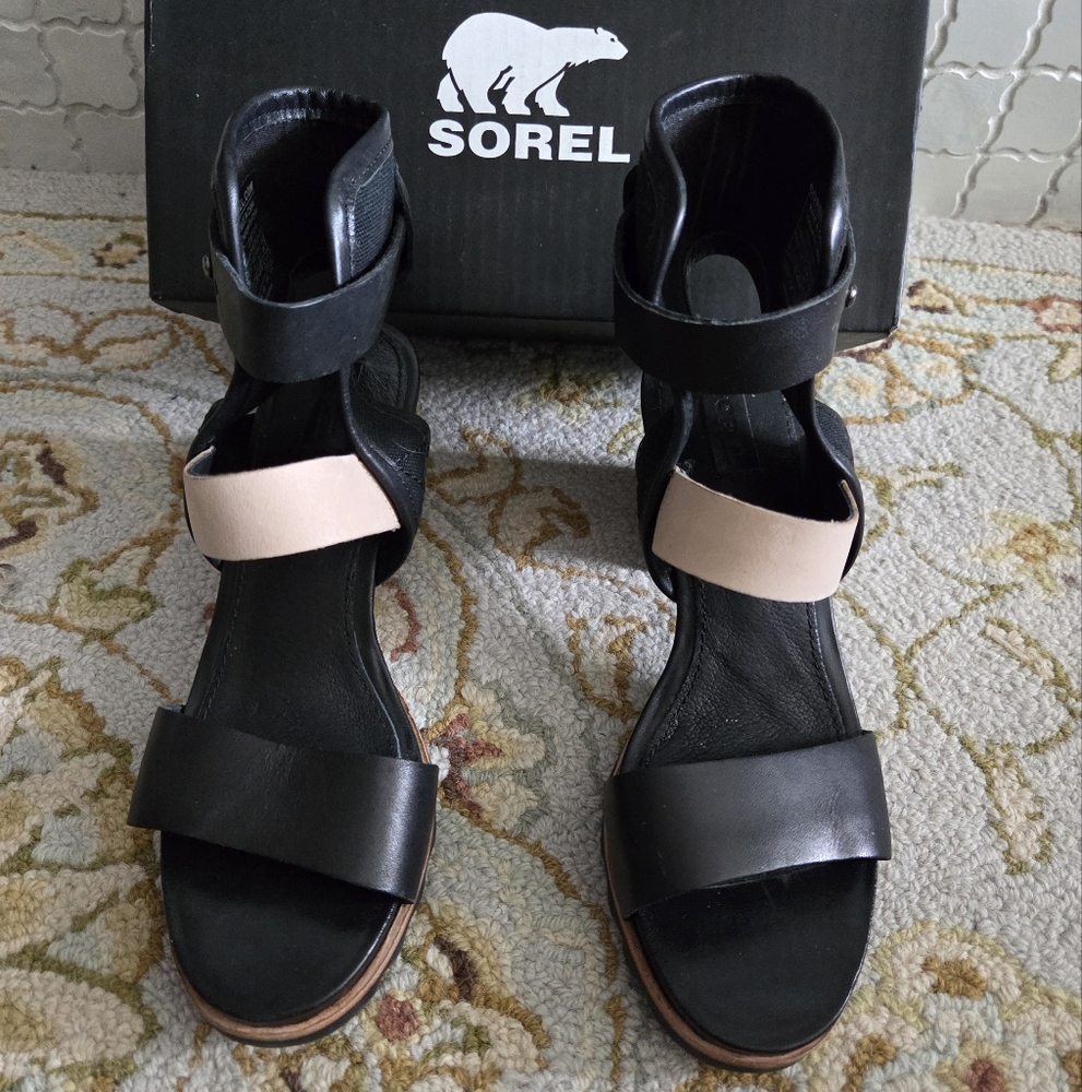 Sorel Black and Tan Addington Cuff  Sandsls 7 - Picture 2 of 4